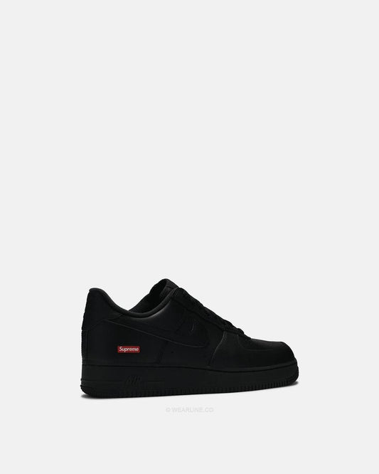 Nike Supreme in Black